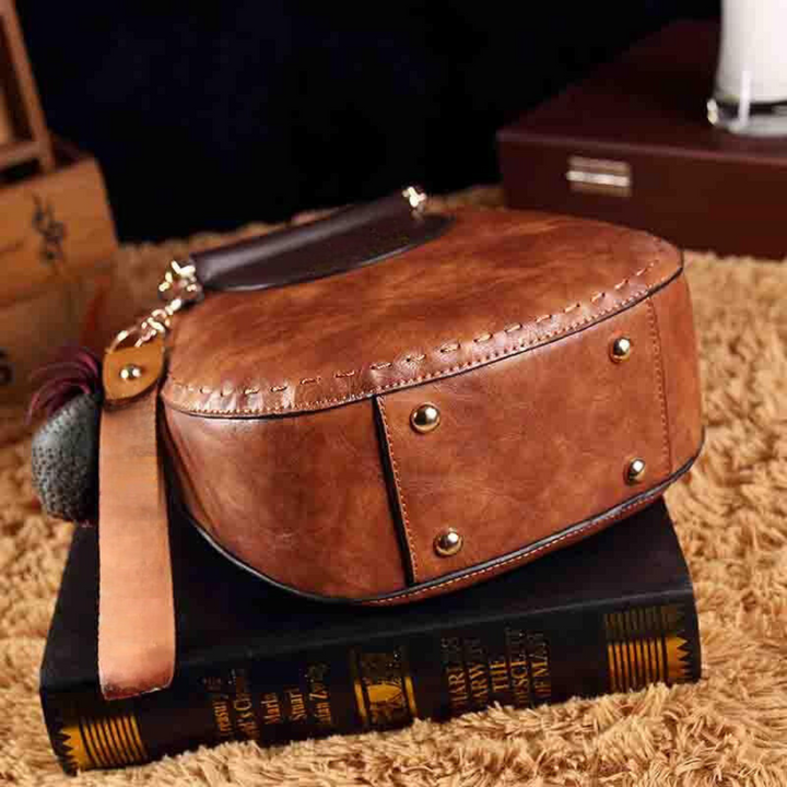 Vera - Sleek Leather Shoulder Bag