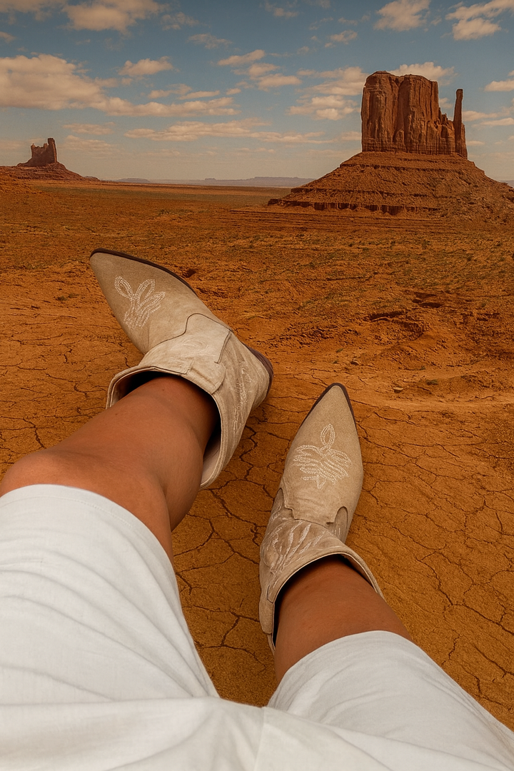 Suede cowboy boots - Beige